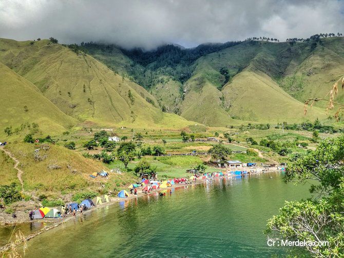 15 Lokasi Camping di Danau Toba Sumatera Utara dengan Pemandangan Terindah, Cocok Untuk Weekend Maulid Nabi 2025