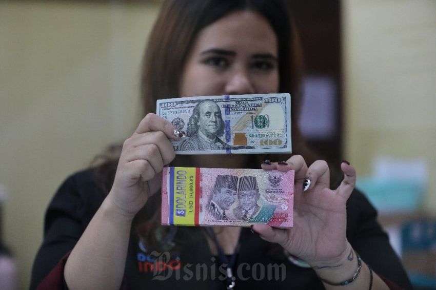 Nilai Tukar Rupiah Diperkirakan Melemah, Pasar Tunggu Keputusan Anggaran AS