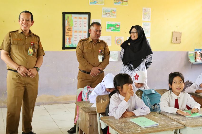 Pemerintah Kabupaten Siak Tindak Cepat Keluhan Ulfa. Sekda Tinjau Langsung dan Pastikan Pembuatan Akses Toilet Khusus