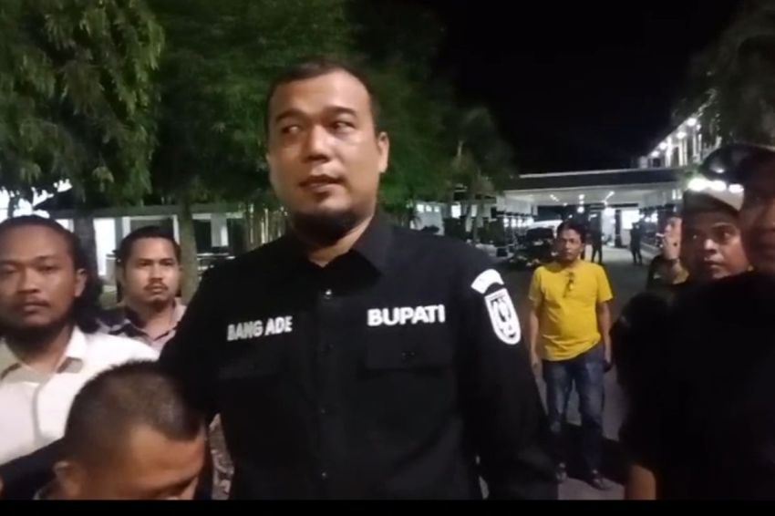KPK Geledah Kantor dan Rumah Dinas Bupati Inhu, Ade Agus Hartanto