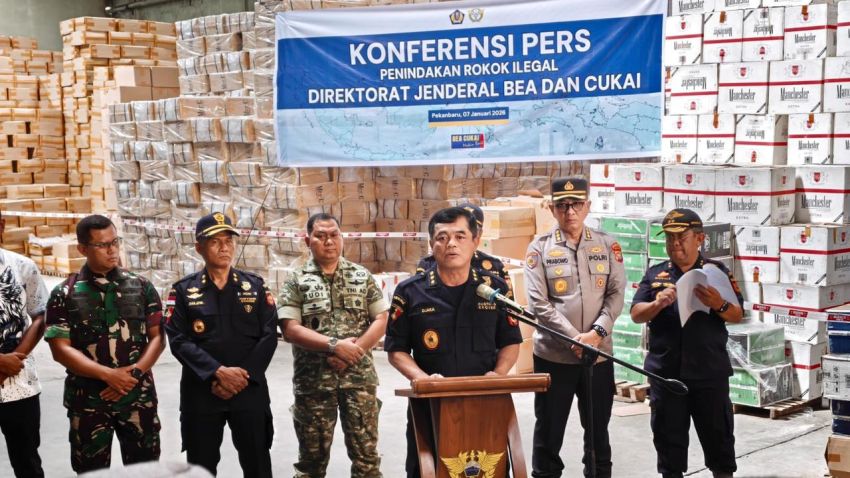 Bea Cukai Tindak Gudang Penimbun Rokok Ilegal di Pekanbaru