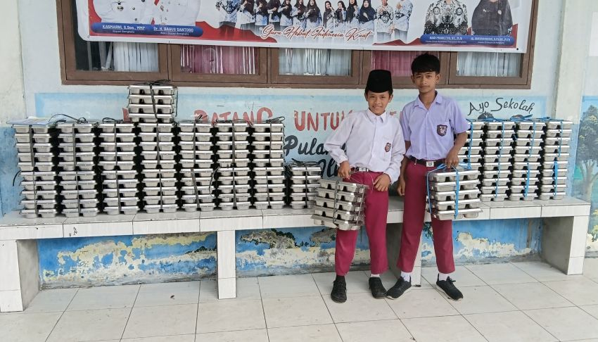 MBG Tepat Waktu Sampai Sekolah, Aslap SPPG Sungai Alam: Alhamdulillah Lancar