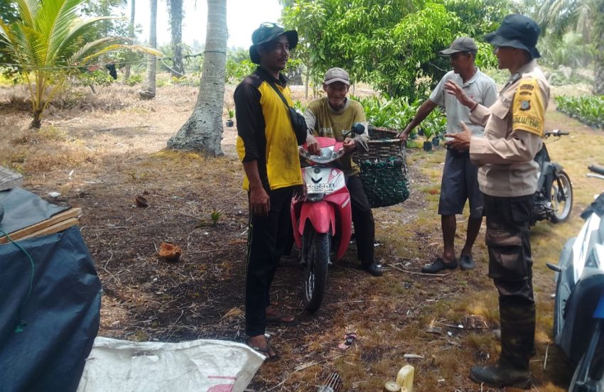 Anggota Polsek Bantan Sambangi Warga, Sosialisasikan Program Ketahan Pangan