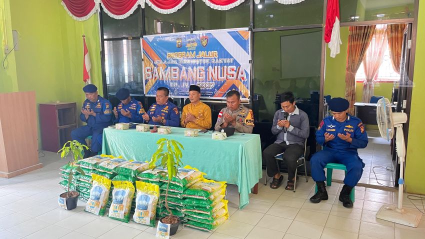 Nelayan Rupat Utara, Bengkalis Terima Bantuan "Sambang Nusa" Dirpolairud Polda Riau
